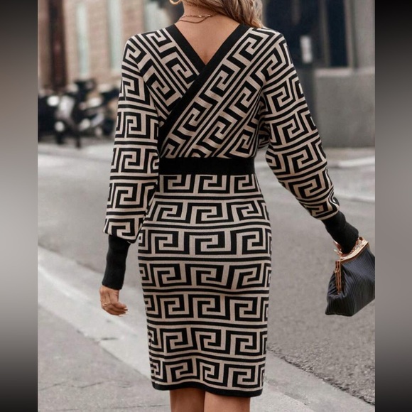 Classic Cozy Abstract Print Surplice Neck Batwing Sleeve Sweater Dress - Picture 2 of 5